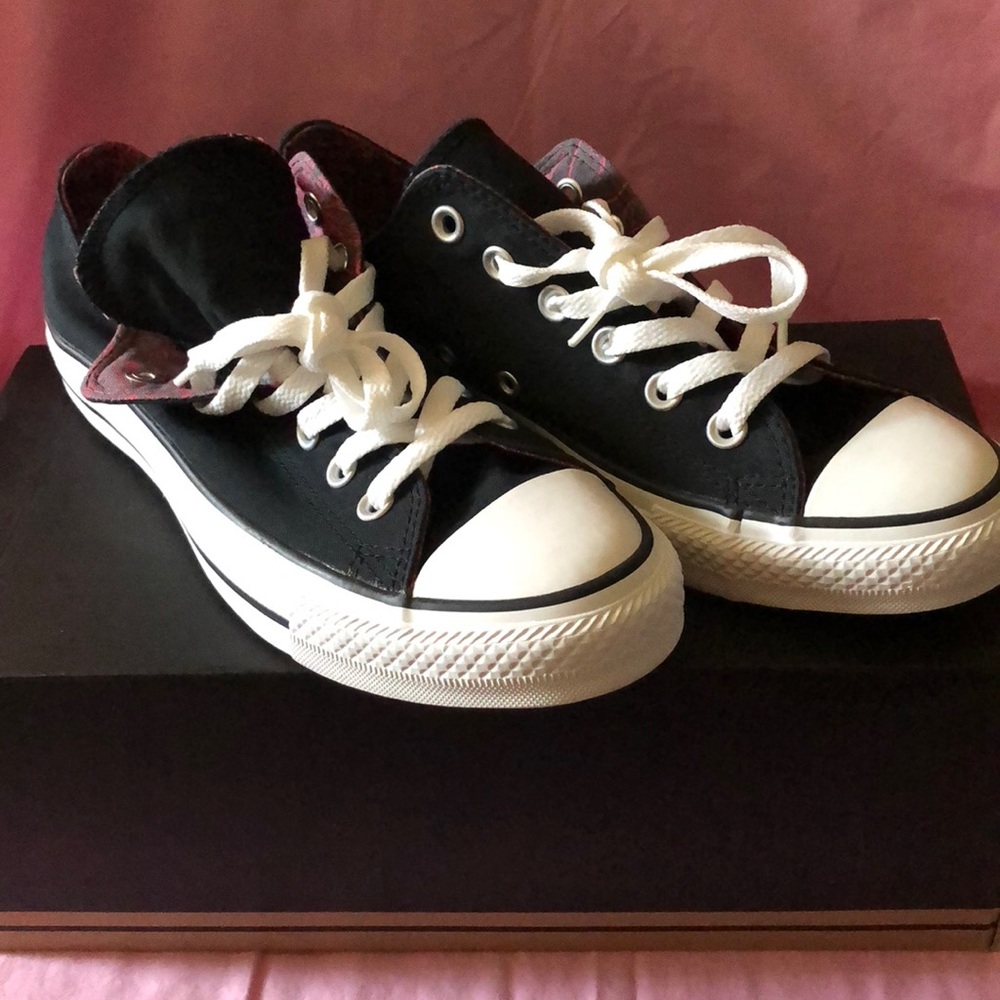 Woman’s Converse Sneakers